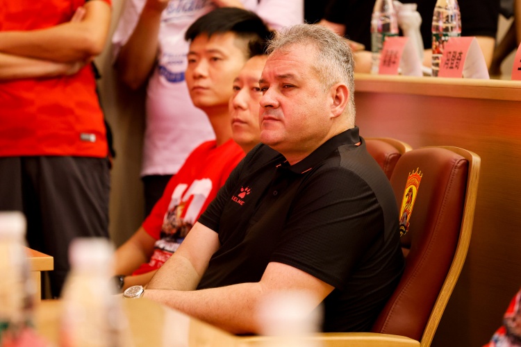 廣州隊董事長(cháng)：強烈希望薩爾瓦多留任，但決定權在他那裡